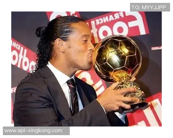 小罗荣膺世界足球先生的辉煌历程与传奇时刻回顾 小罗荣膺世界足球先生的辉煌历程与传奇时刻回顾